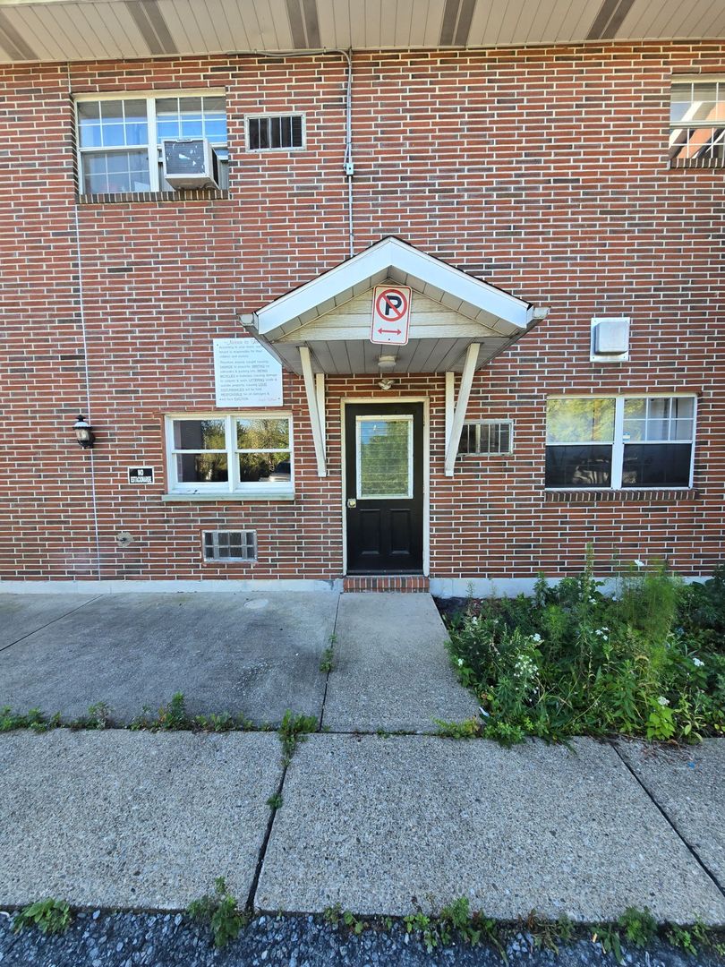 Bethlehem Apartment: 2027 Willow Park Road