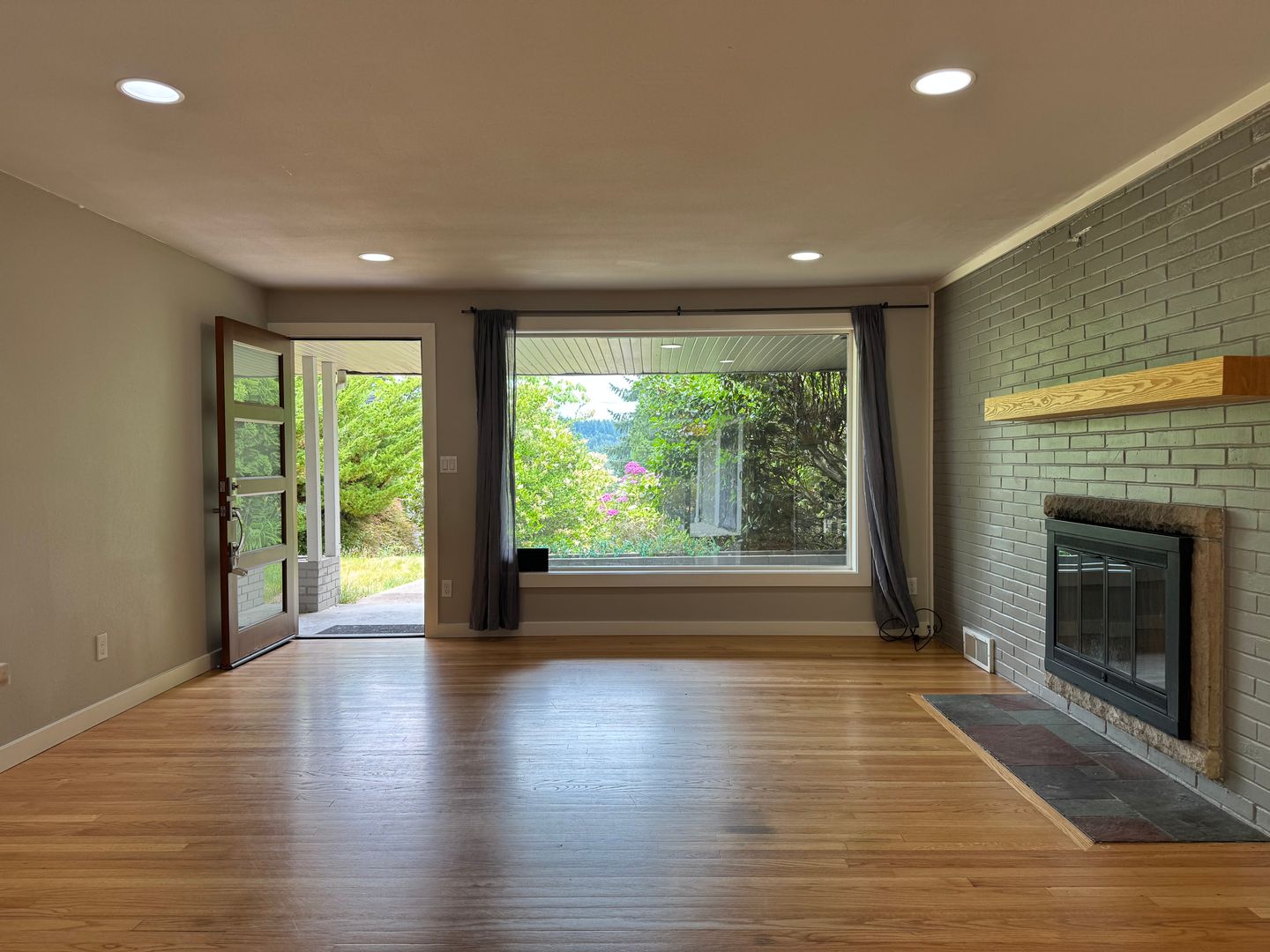 Bellevue House: 10005 NE 31st Pl