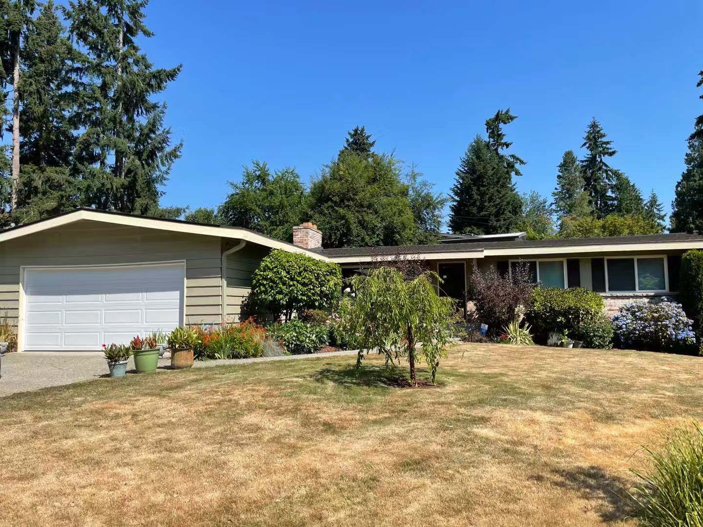 Bellevue House: 16644 SE 16th St
