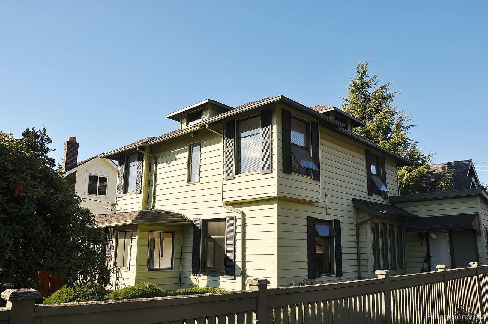 Seattle Apartment: 102 NW 60th Street