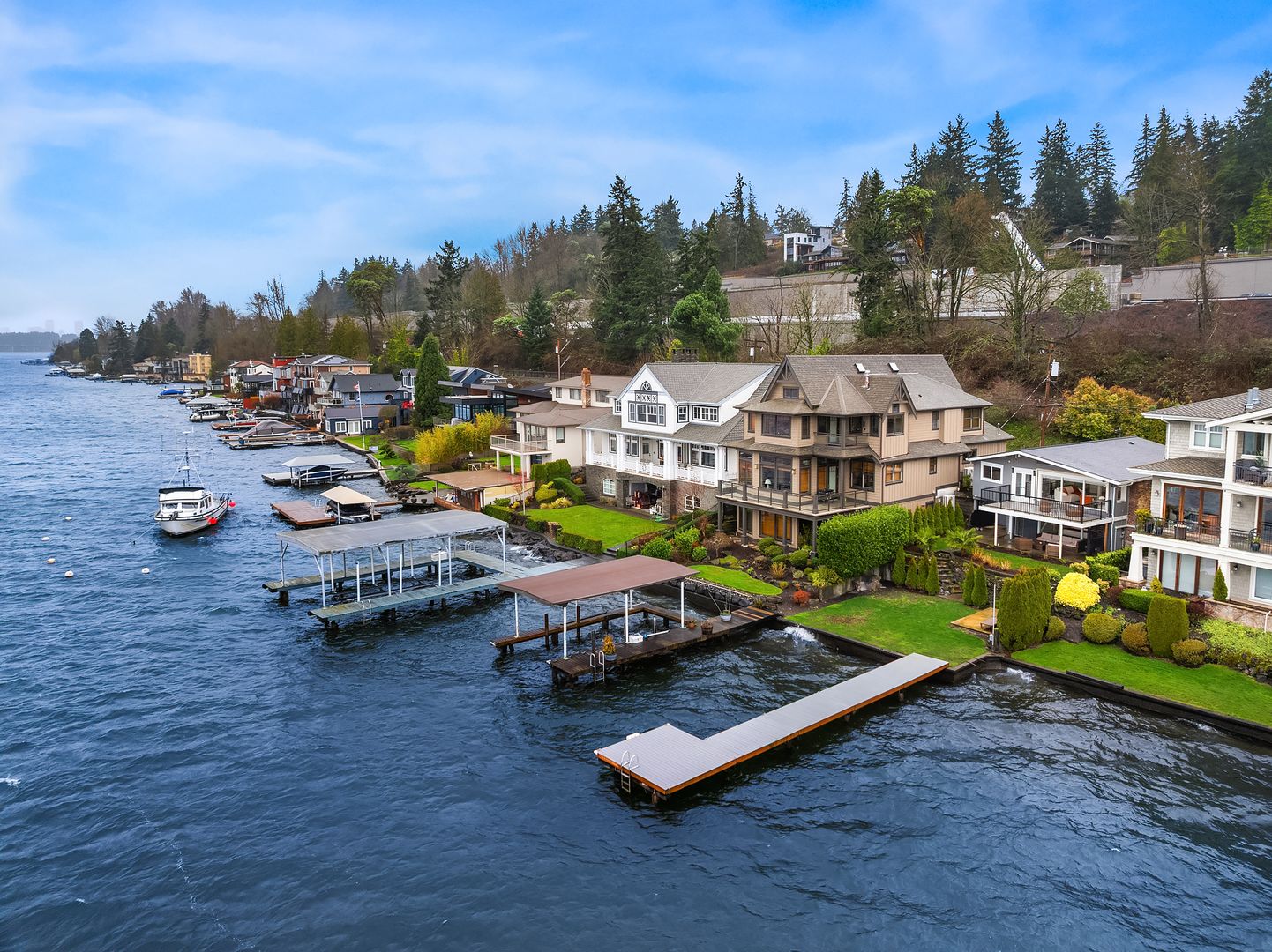 Renton House: 6631 Ripley Ln Se