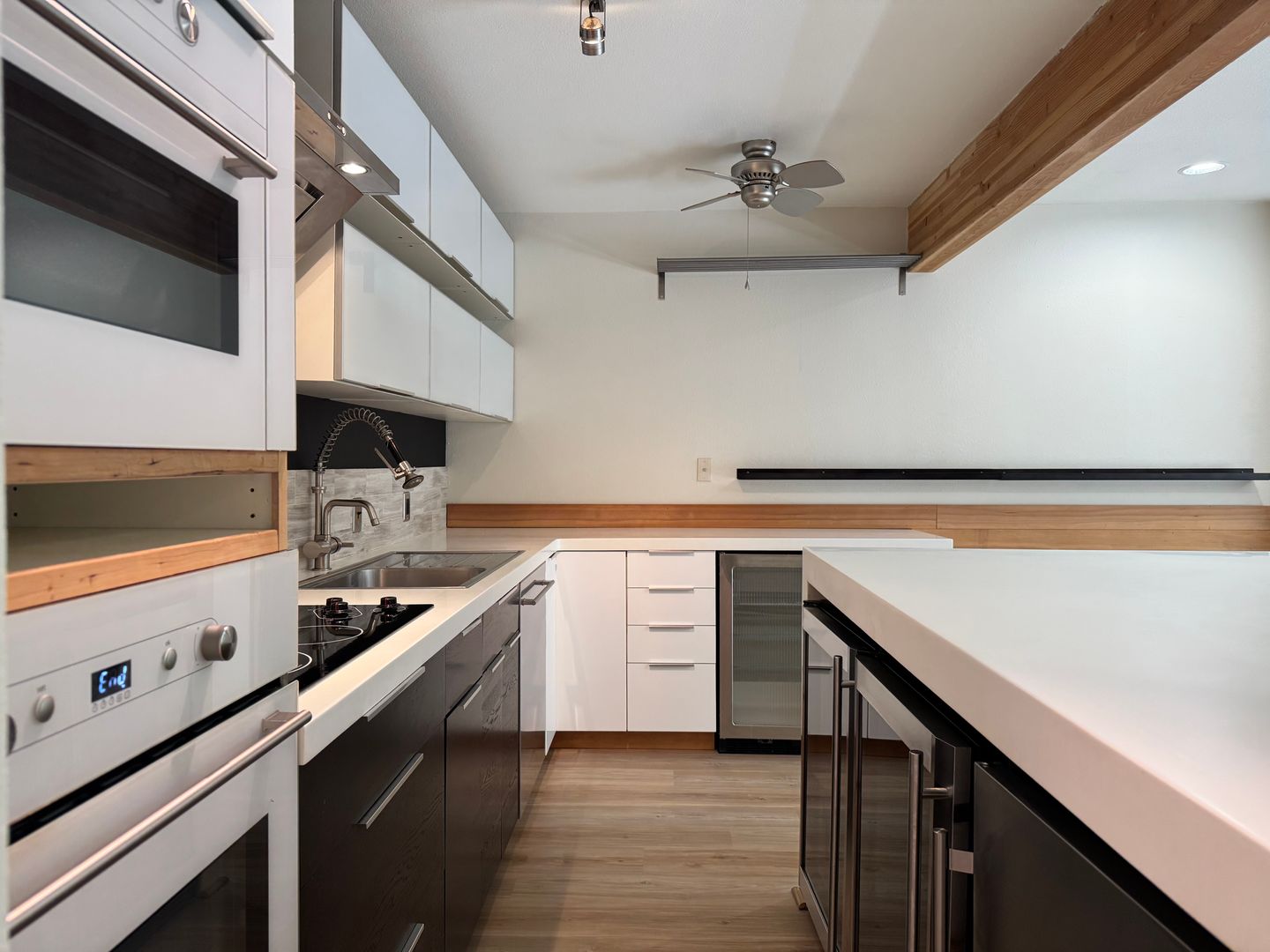 Bellevue House: 970 100th Ave NE, Unit 41 (Bellevue Park)
