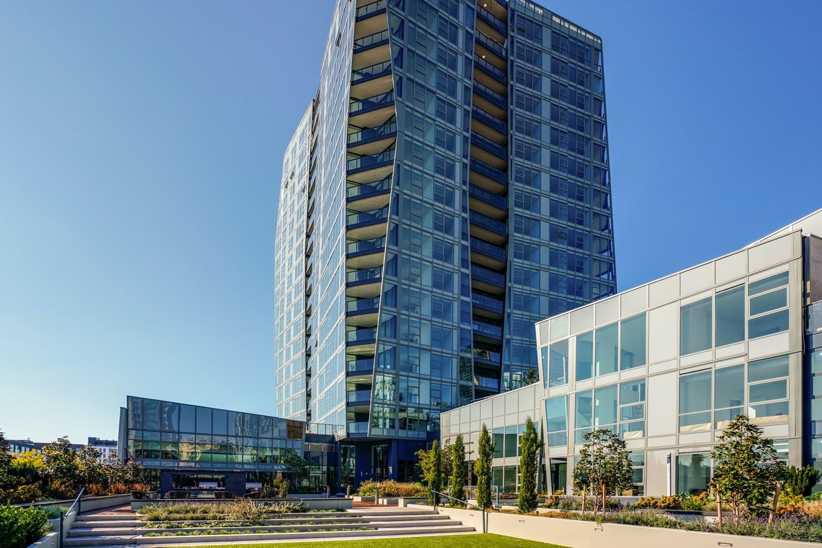 Bellevue Condo: 188 Bellevue Way NE unit 405