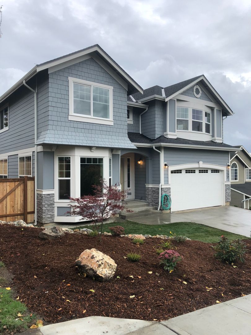 Renton House: 156 Oakesdale Ave SW