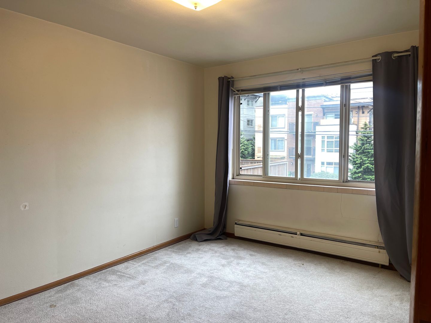 Seattle Apartment: 2321 NE 55th St