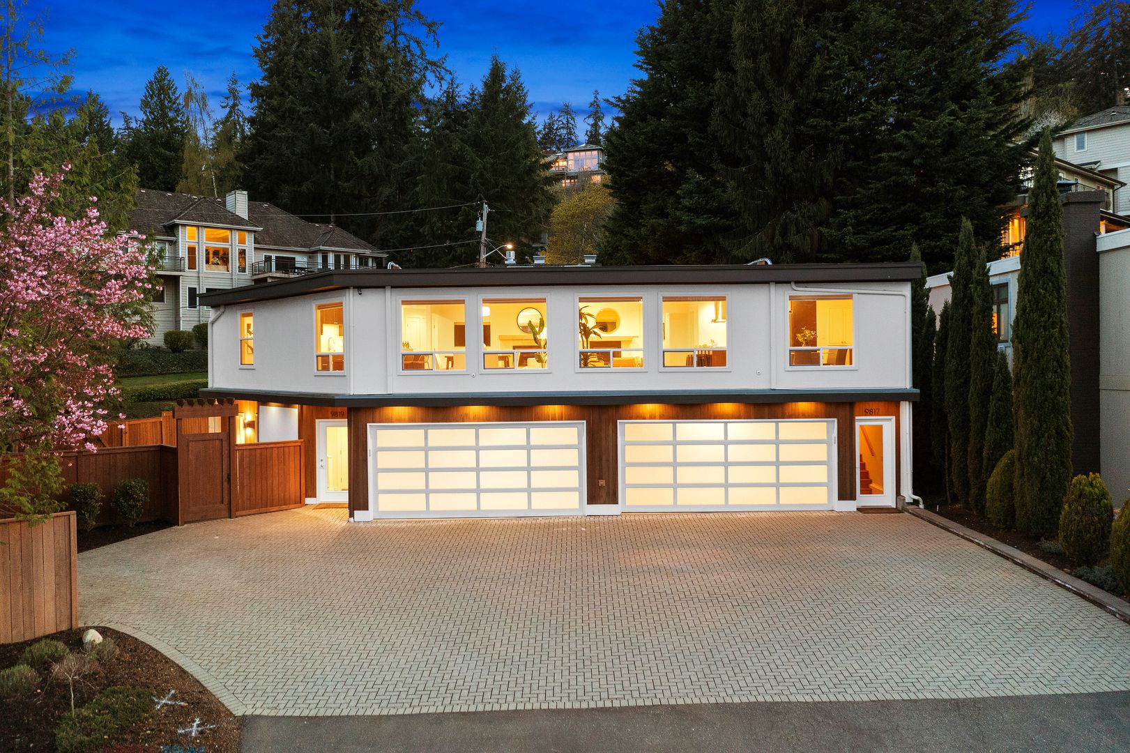 Bellevue Apartment: 9817 SE Shoreland Dr