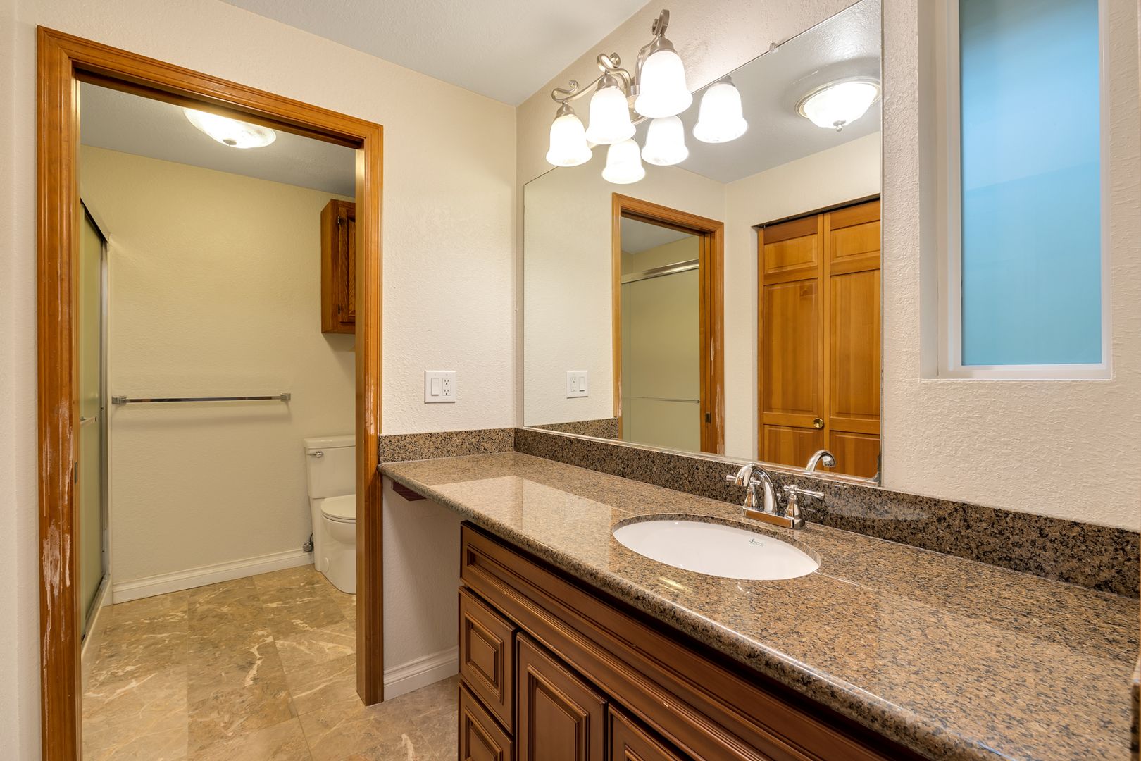Kirkland House: 1534 5th Pl