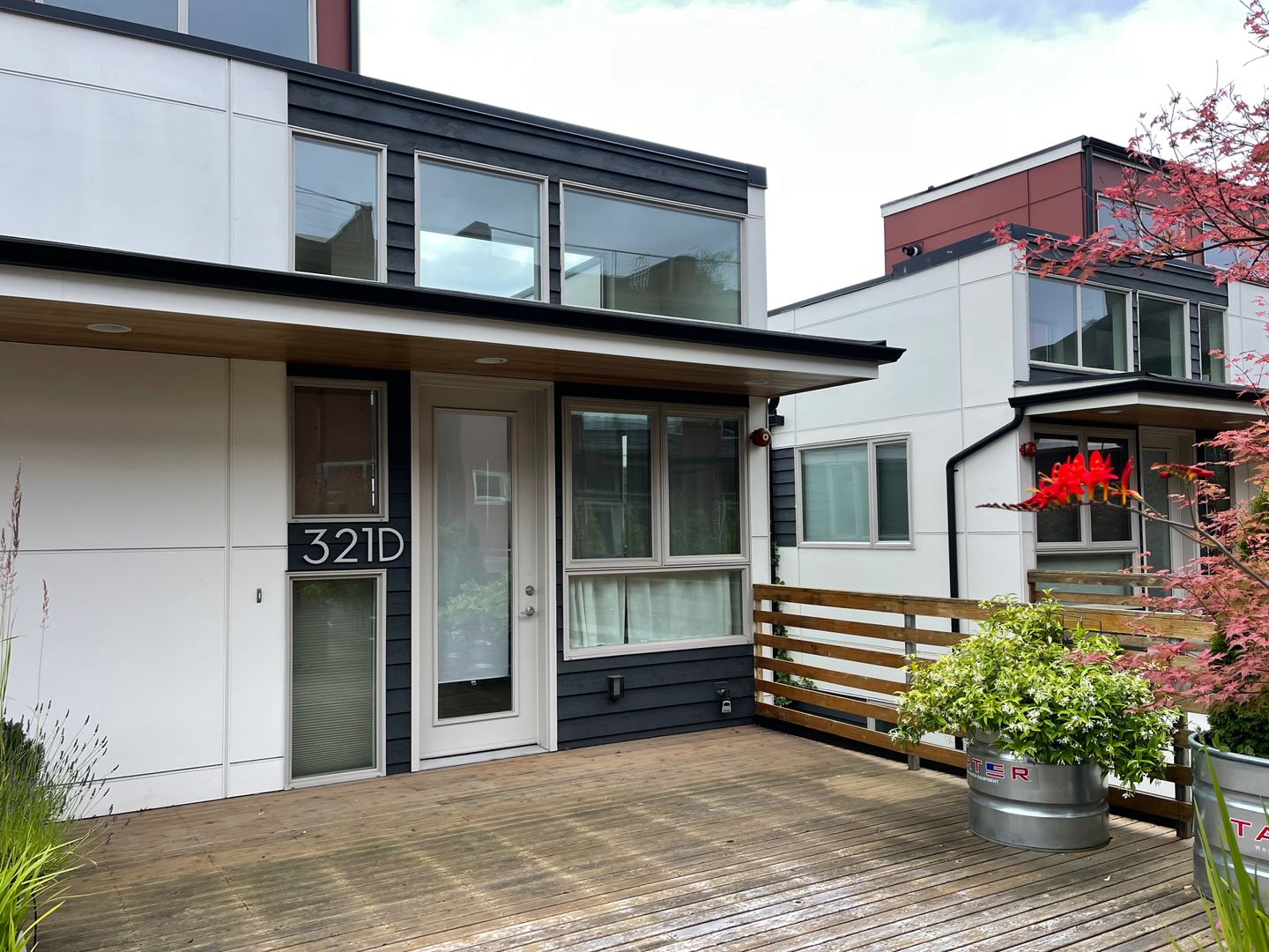 Seattle Townhome: 321 West Olympic Pl