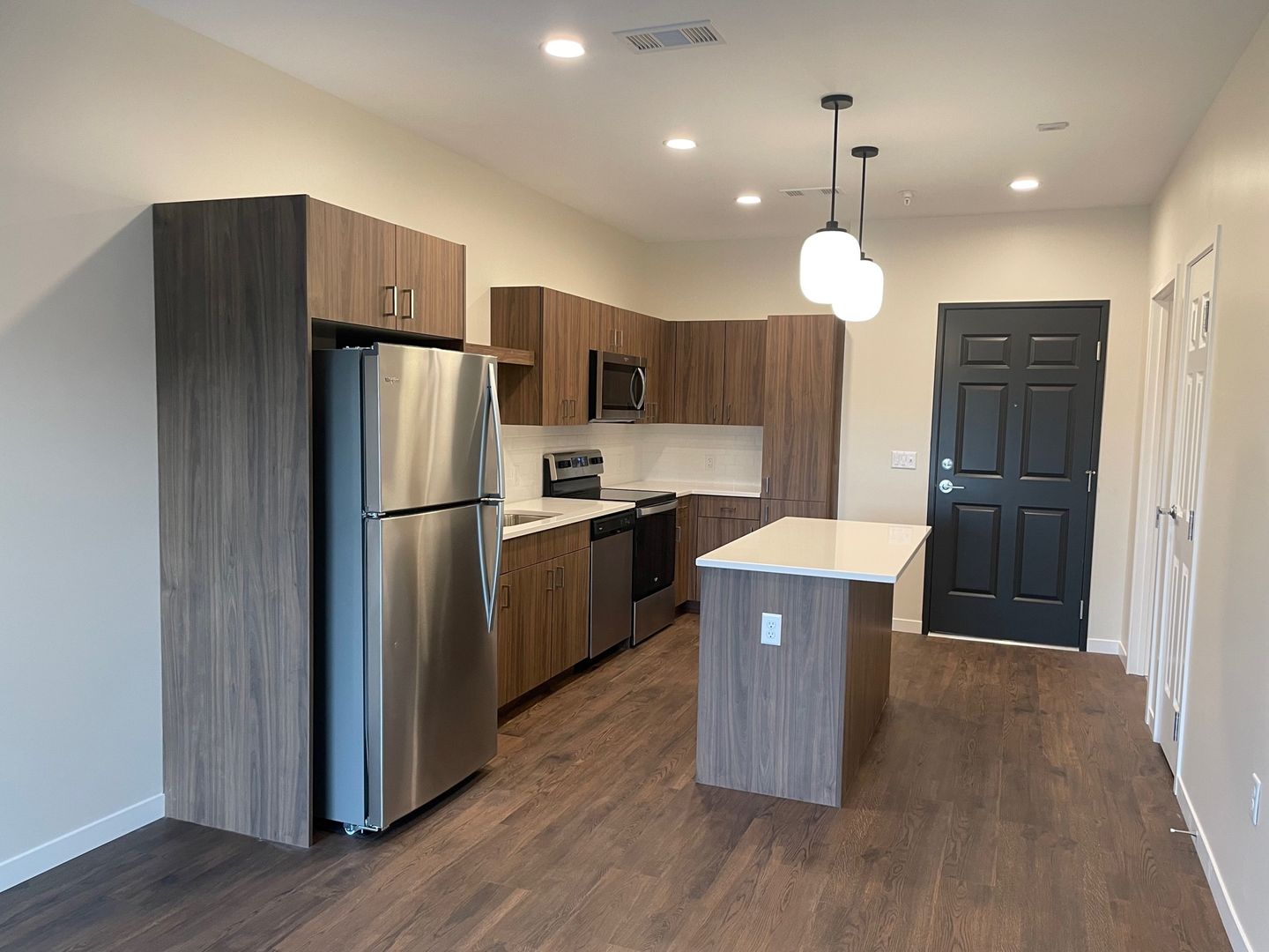 Menasha Apartment: 225 Main Street