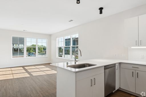 Townhome 1B - North End – photo 1