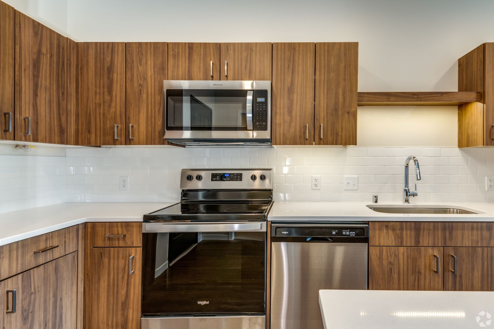 Menasha Apartment: 225 Main Street