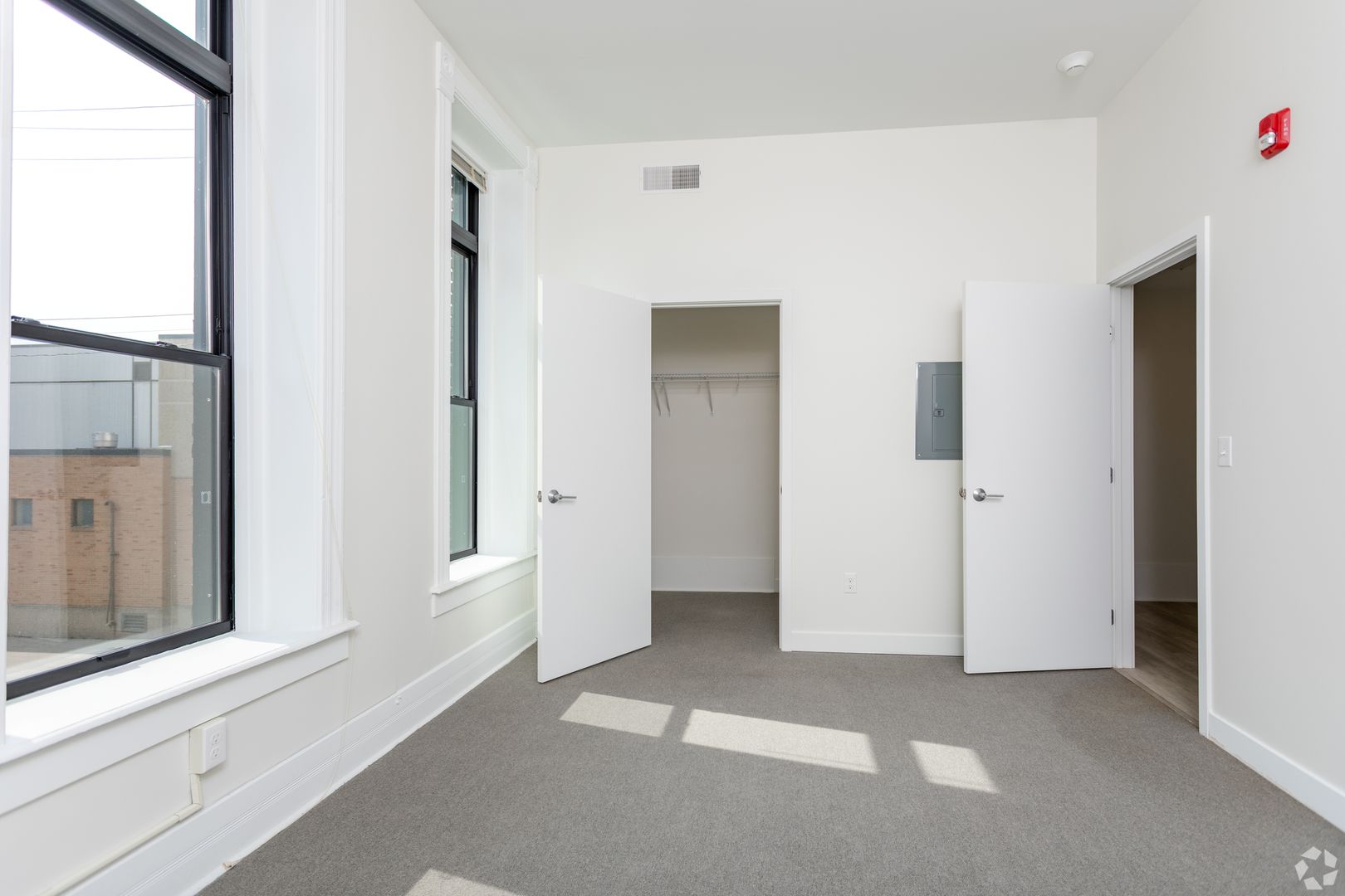 Appleton Apartment: 201 E College Avenue