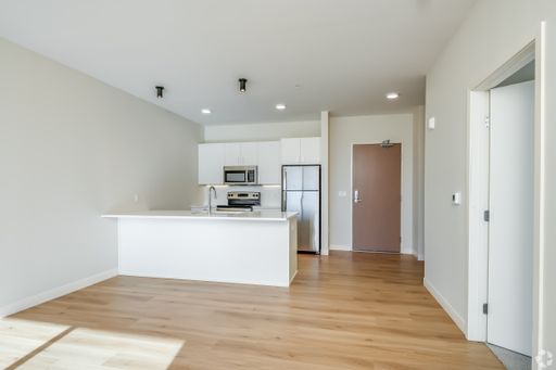 1B - North End – photo 1
