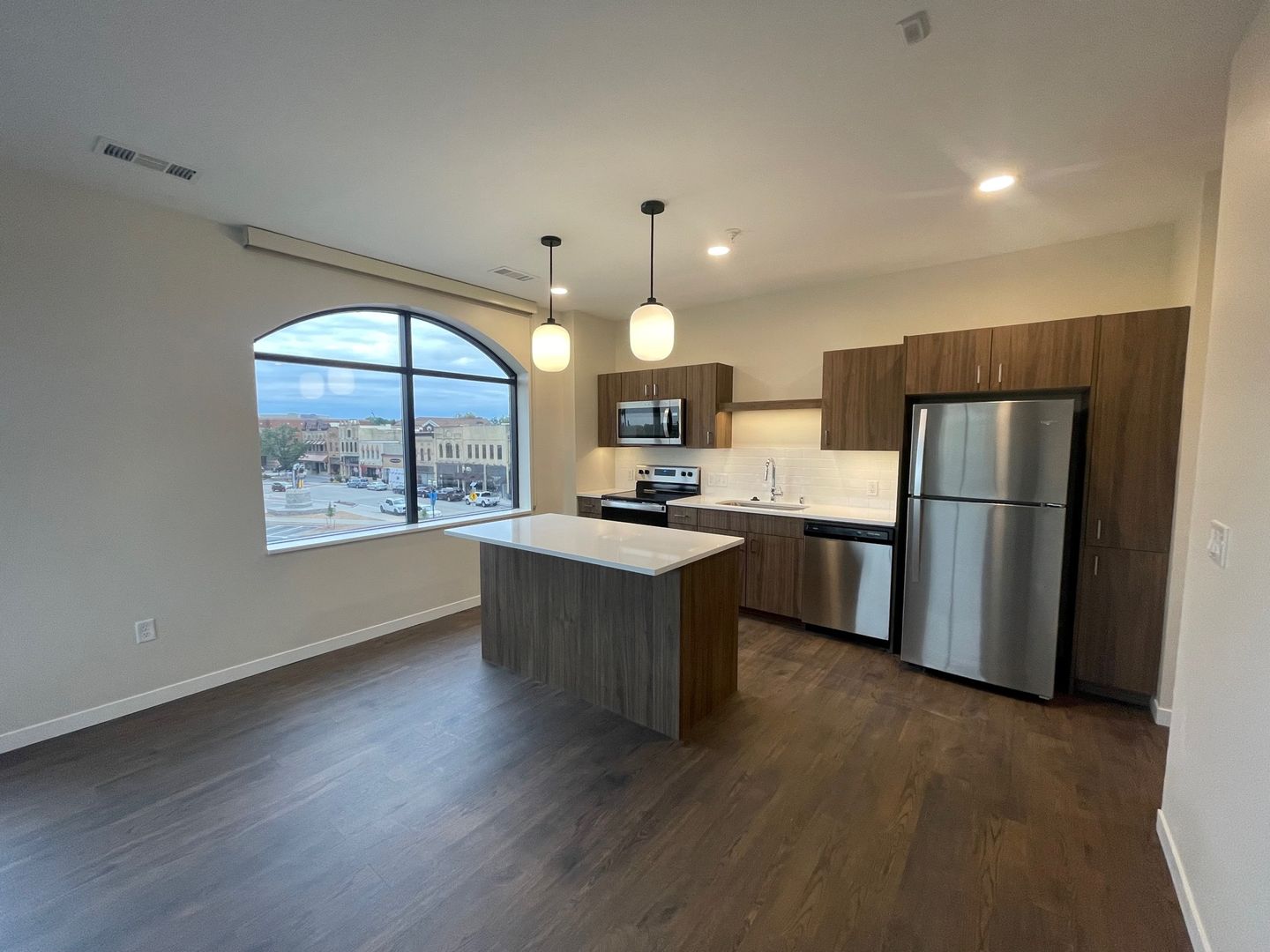 Menasha Apartment: 225 Main Street