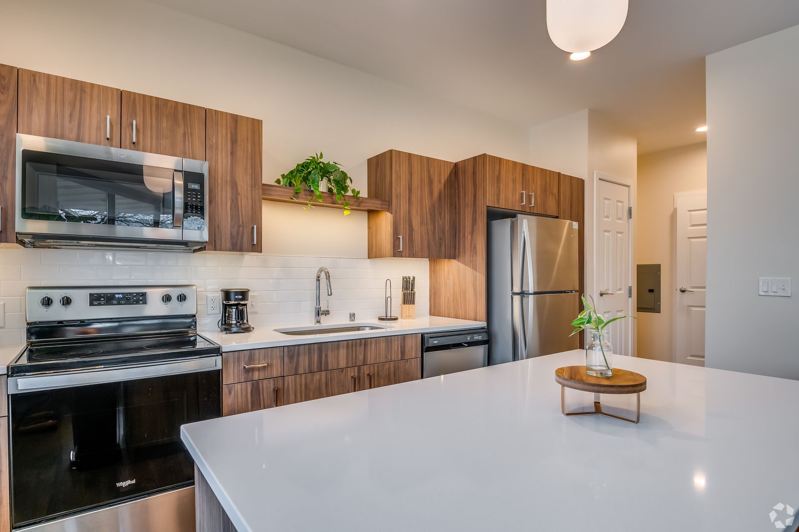 Menasha Apartment: 225 Main Street