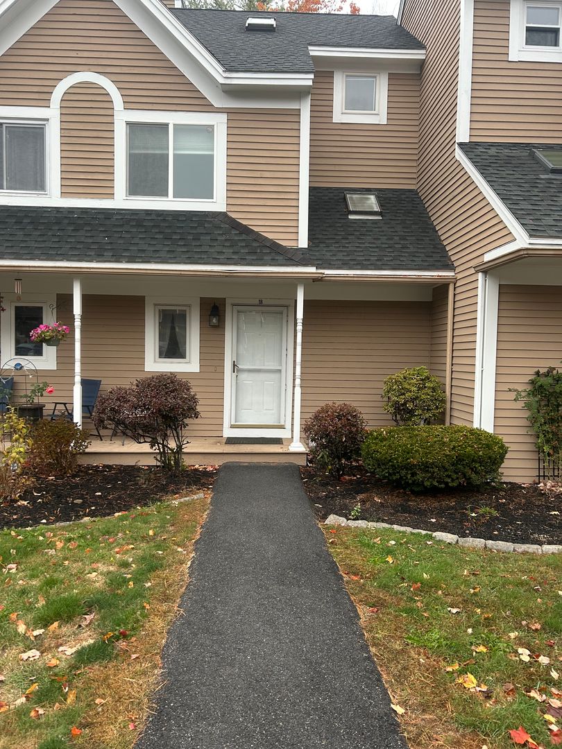 Portland Townhome: 18 Hillcrest West