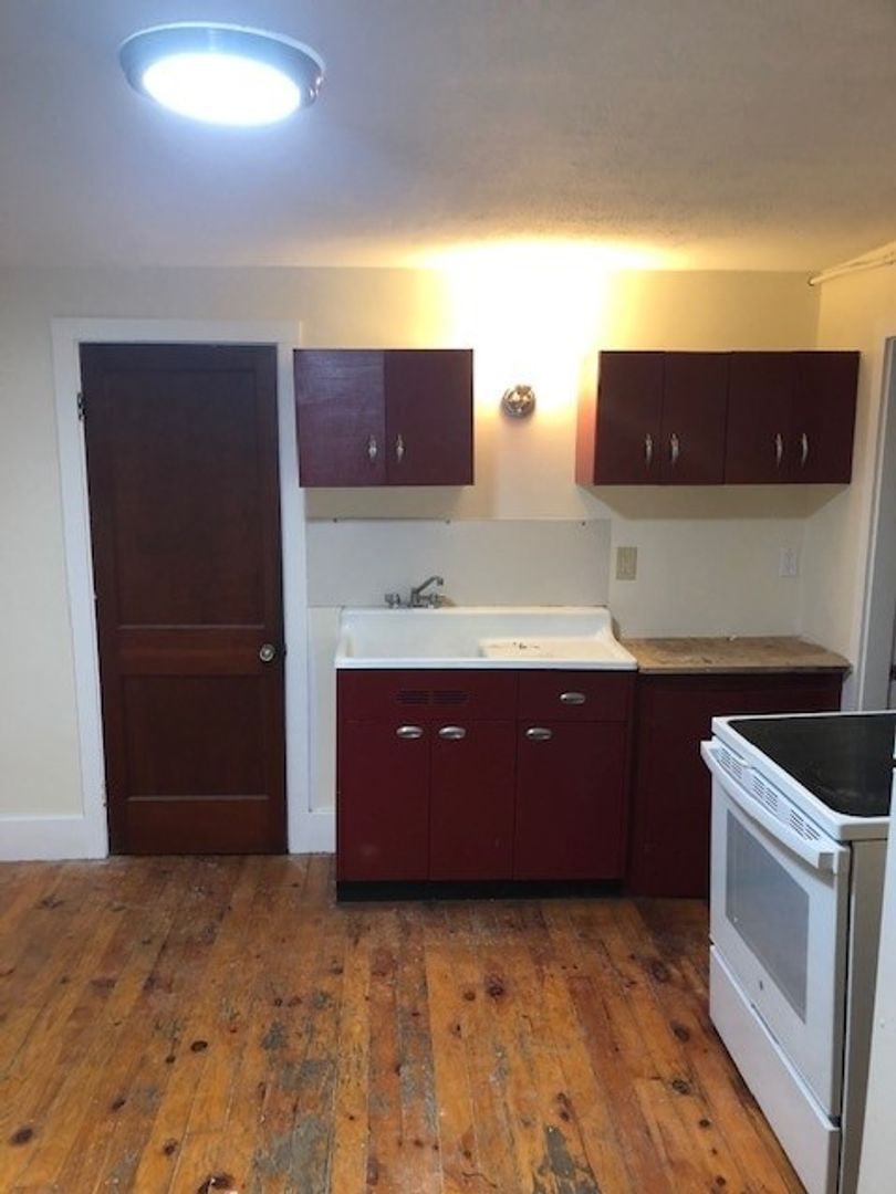 Biddeford Apartment: 78 South Street