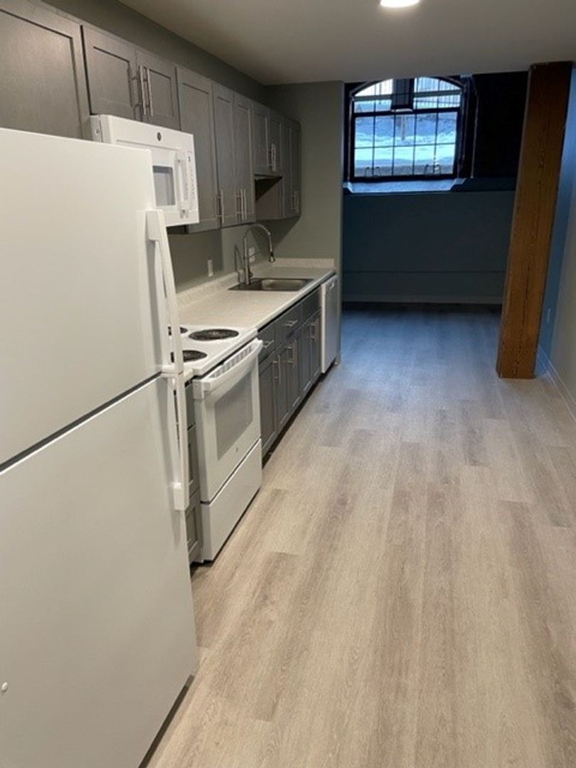 Sanford Apartment: 61 Washington Street