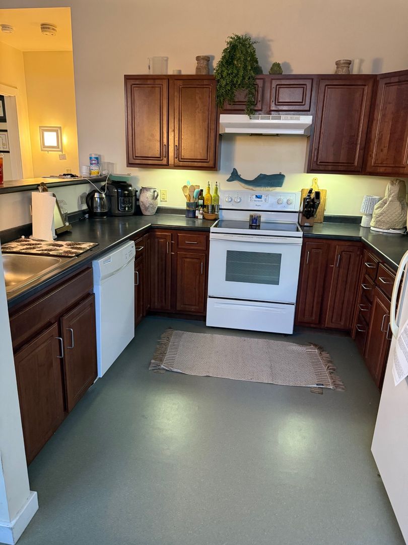 Sanford Apartment: 61 Washington Street