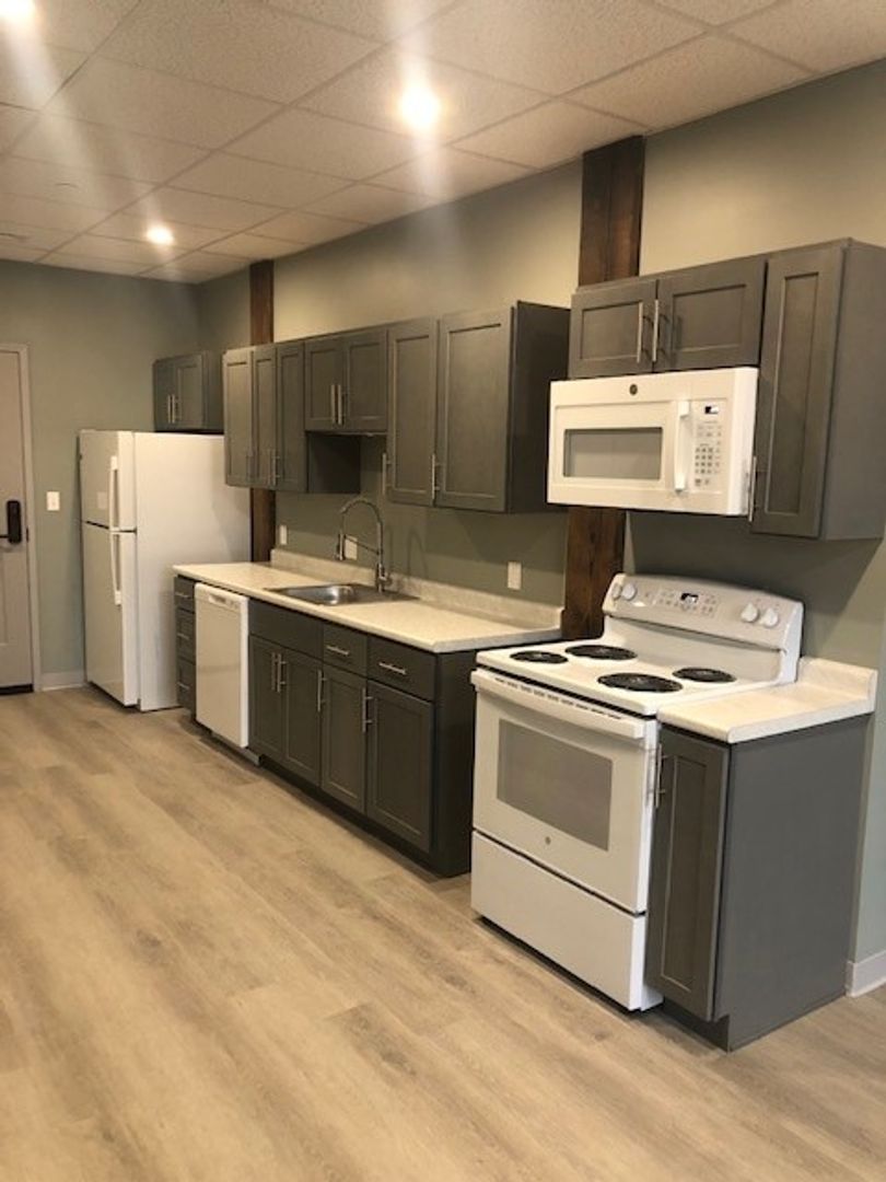 Sanford Apartment: 61 Washington Street