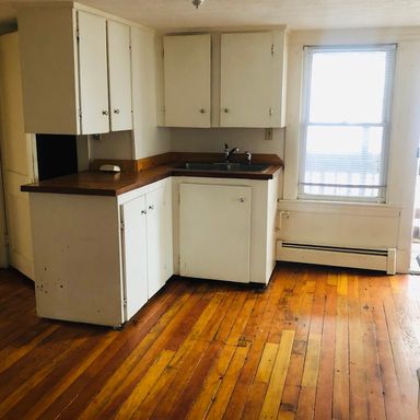 Great 2-bedroom Available Now - Downtown Location!