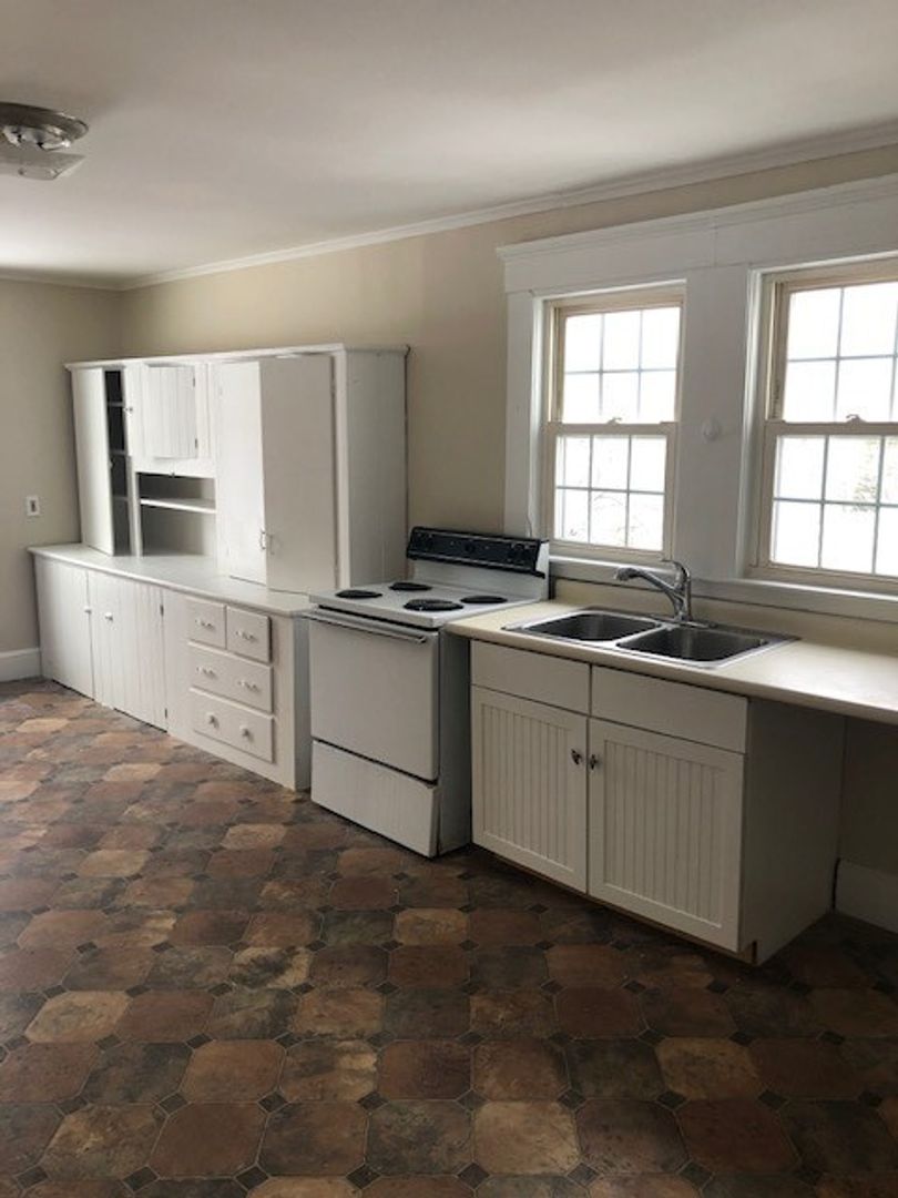 Gorham Apartment: 180 Main Street