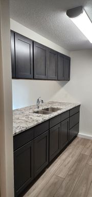 Newly Renovated 2 Bedroom Apartment in Old Town