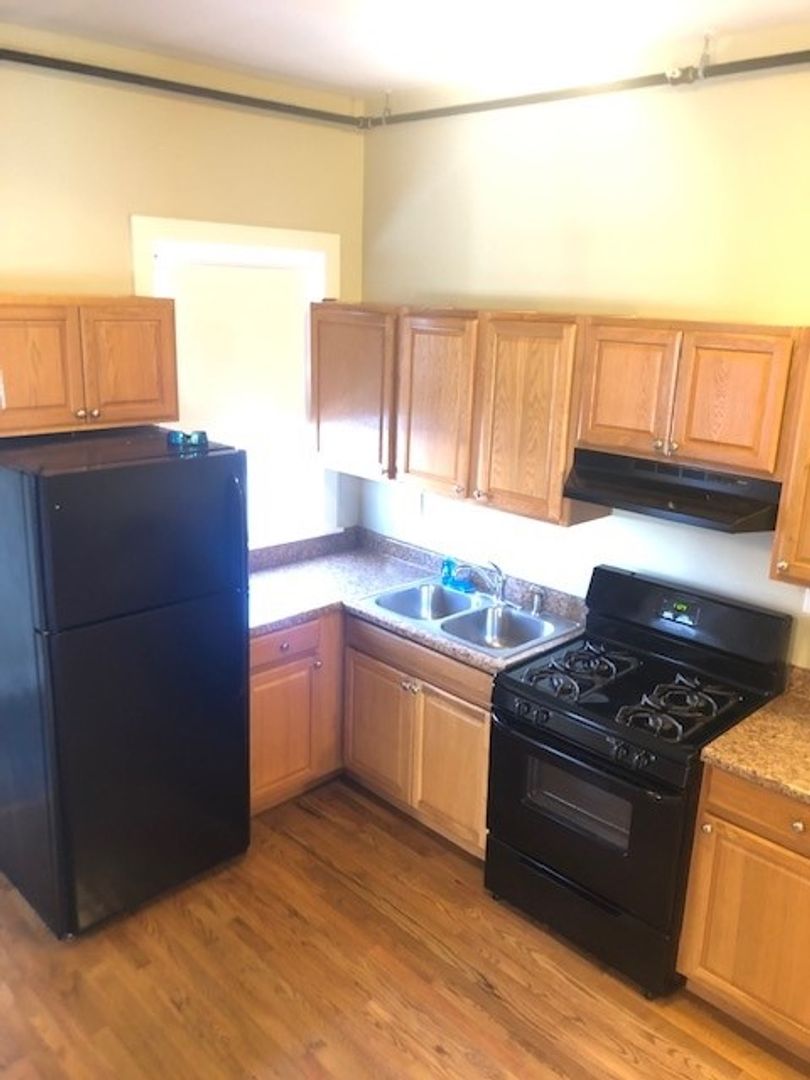 Portland Apartment: Clark Street & Brackett Street