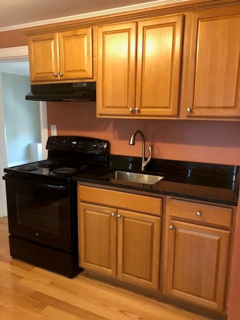 Portland Apartment: Clark Street & Brackett Street