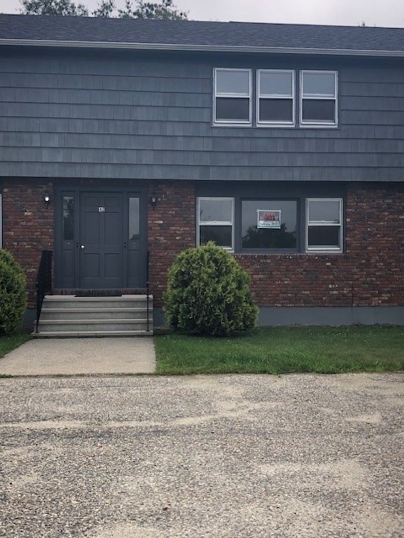 Topsham Apartment: 40 Atwood Road