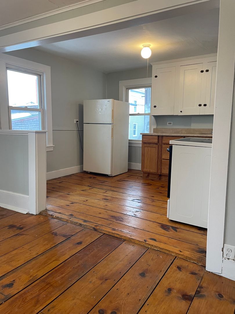 Biddeford Apartment: 66 Green Street
