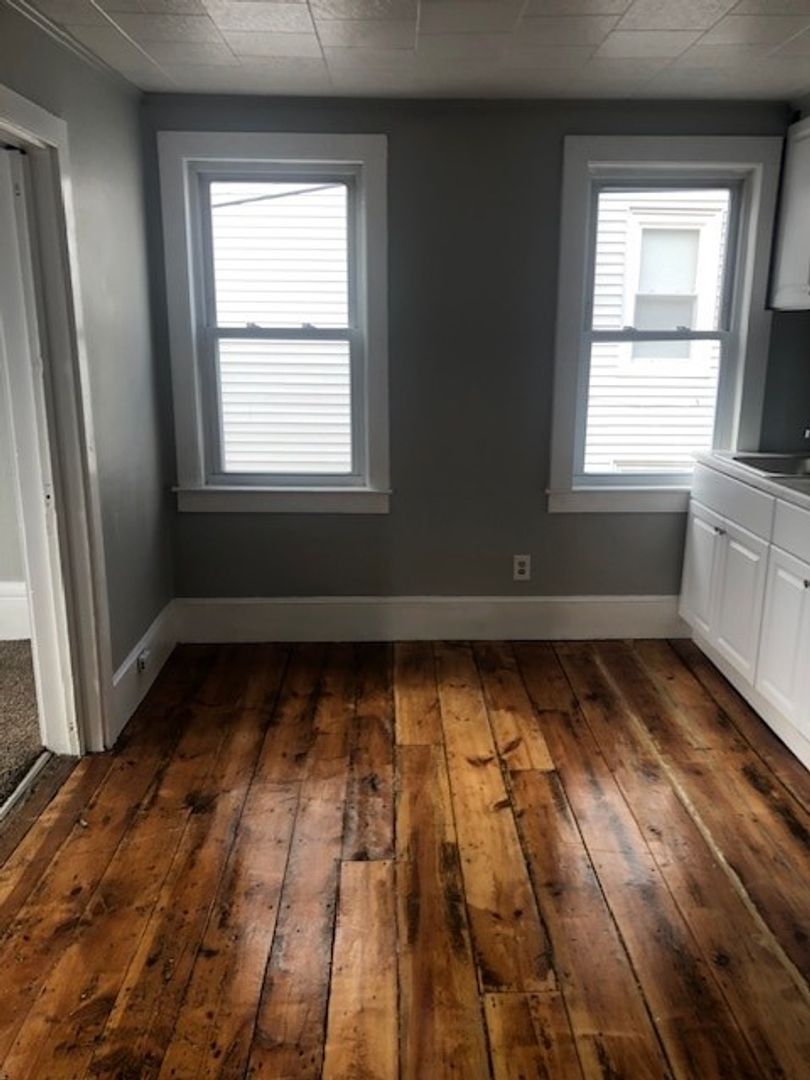 Biddeford Apartment: 66 Green Street
