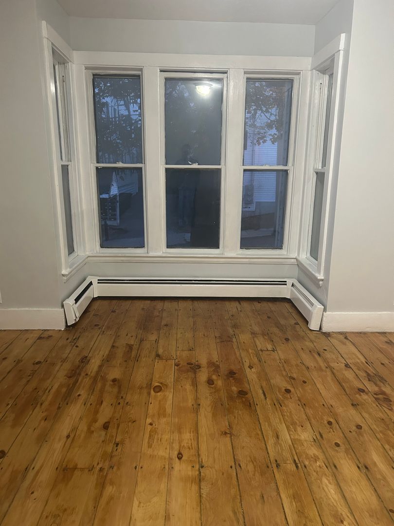 Biddeford Apartment: Bacon Street