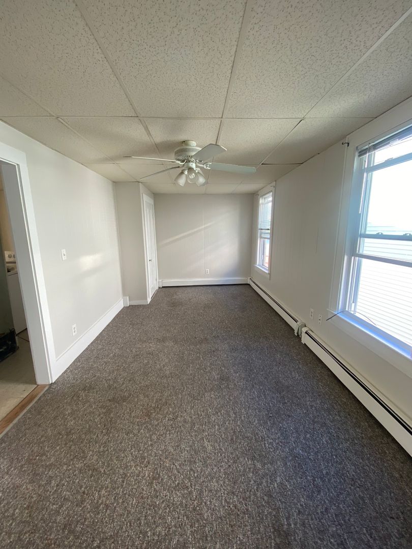 Biddeford Apartment: 90 Cleaves Street