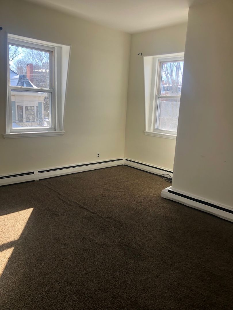 Portland Apartment: 493-497 Cumberland Ave.