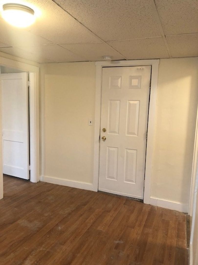 Biddeford Apartment: 48 Alfred Street