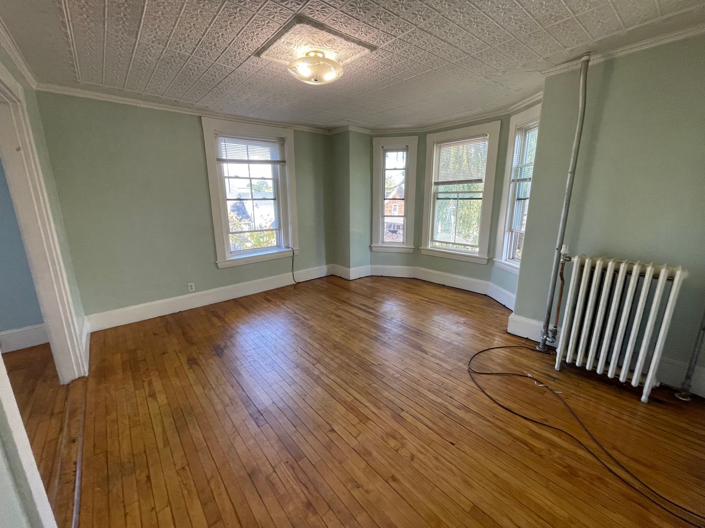 Lewiston Apartment: 142 College Street