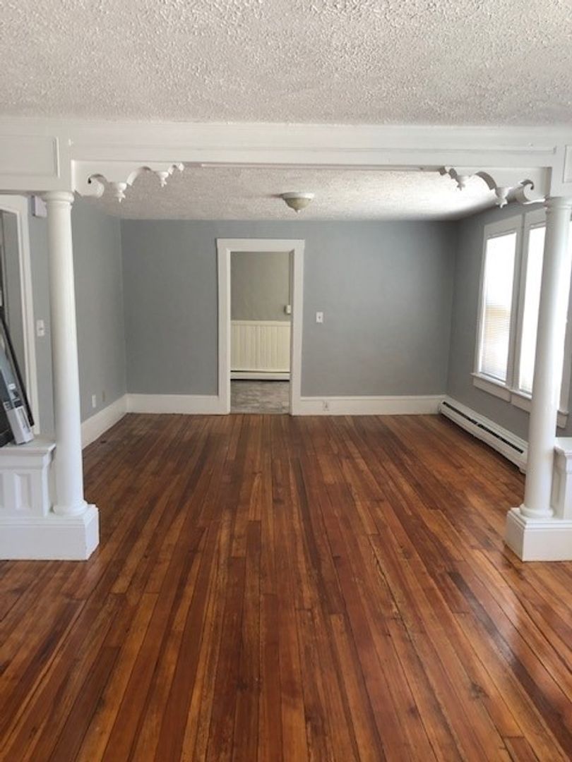 Biddeford Apartment: Bacon Street