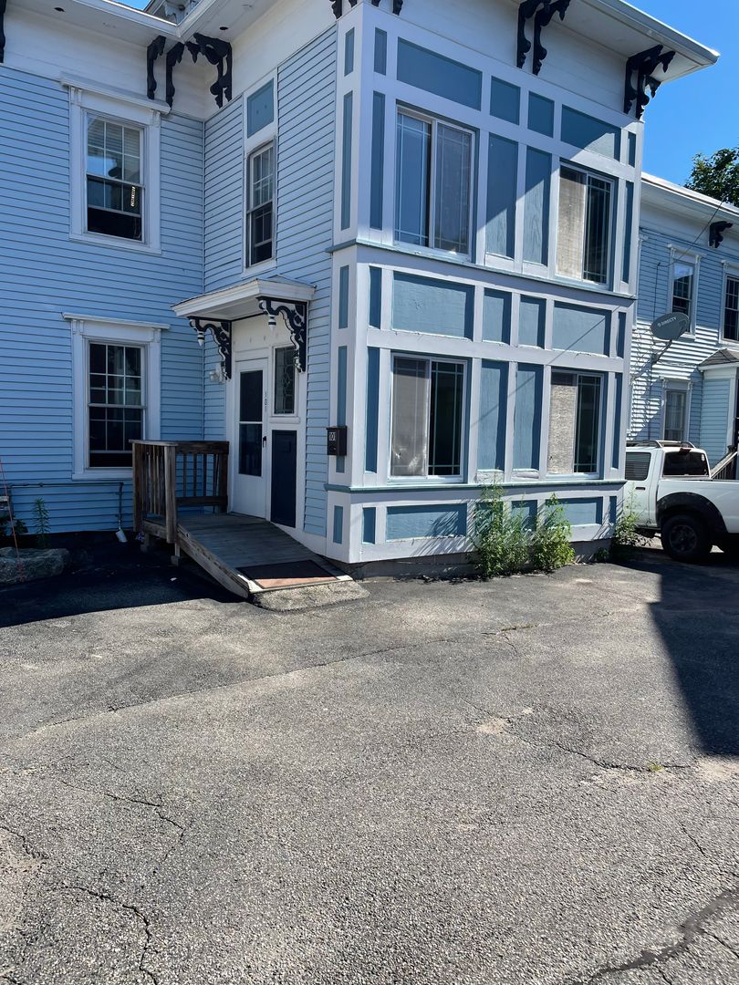 Biddeford Apartment: 1 Green Street