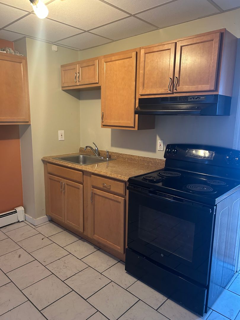 Portland Apartment: Clark Street & Brackett Street