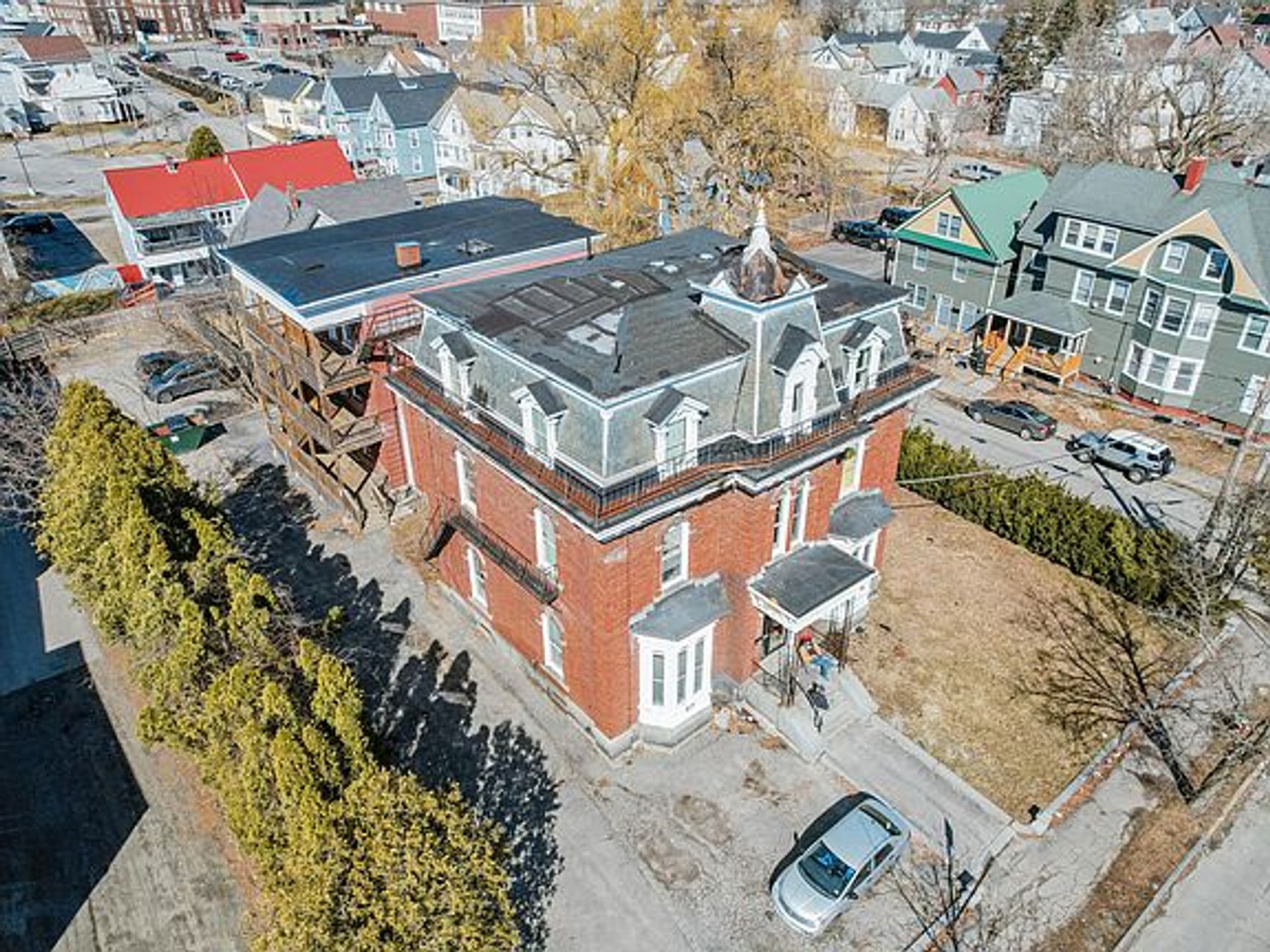 Studio Room Rentals and 2-Bedroom Units