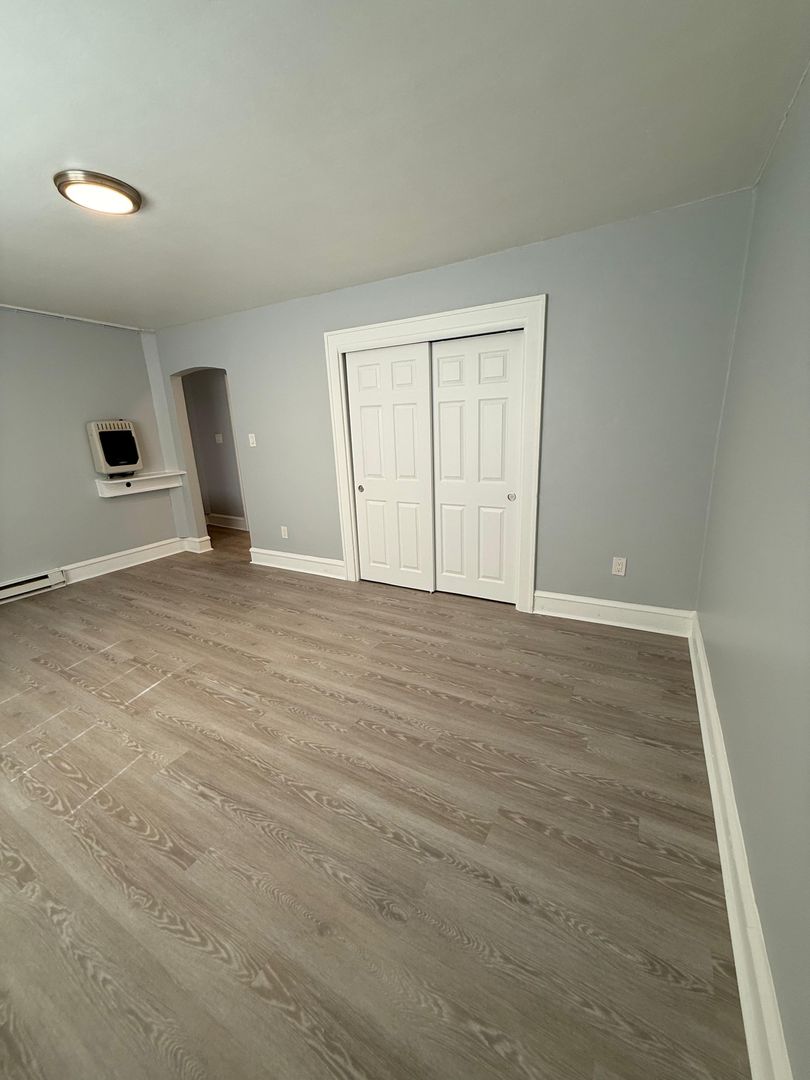 Collingswood Apartment: 196 White Horse Pike