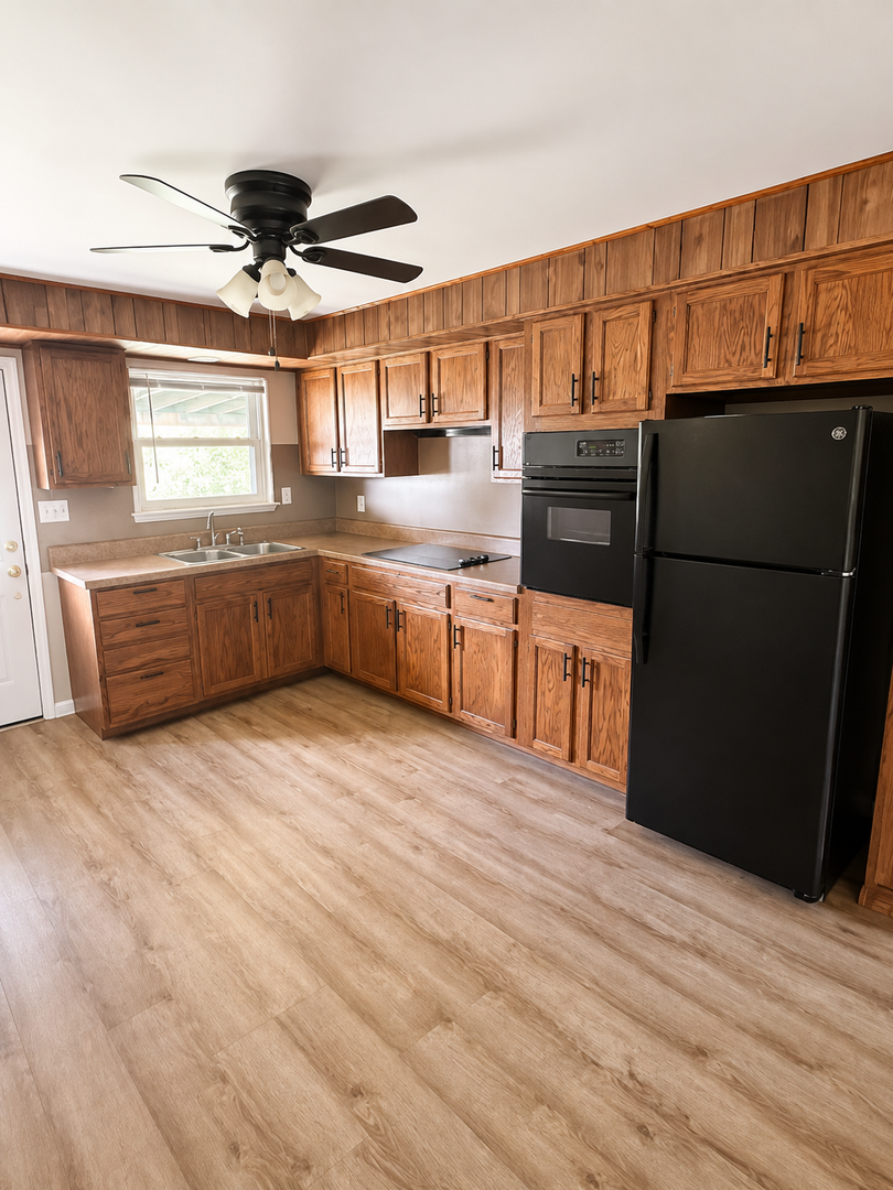 Berlin Apartment: 45-55 Haines Ave. 29-35 East Broad St