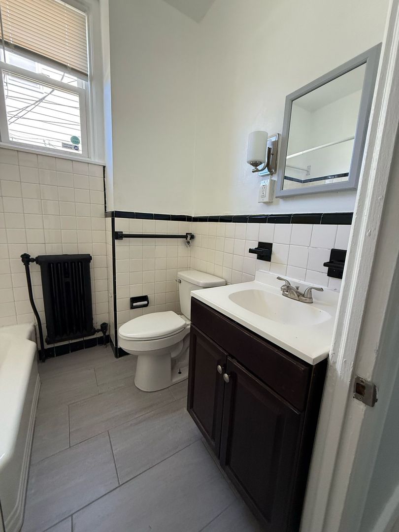 Collingswood Apartment: 196 White Horse Pike