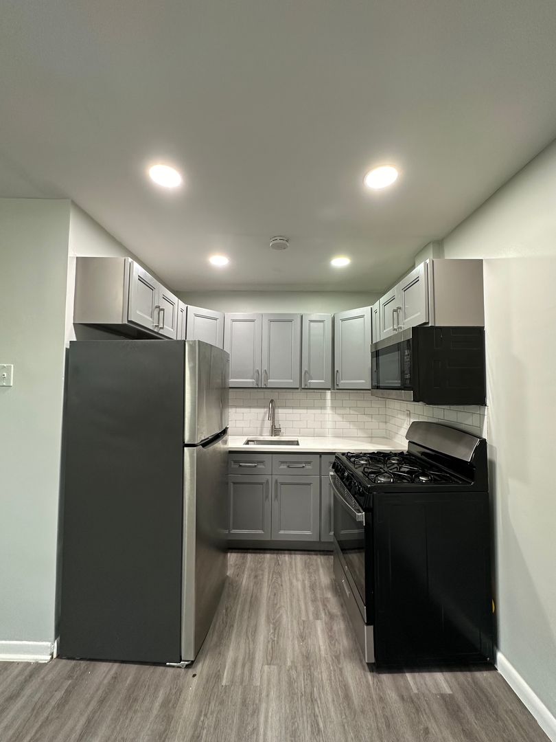 Plainfield Apartment: 346 Franklin Place