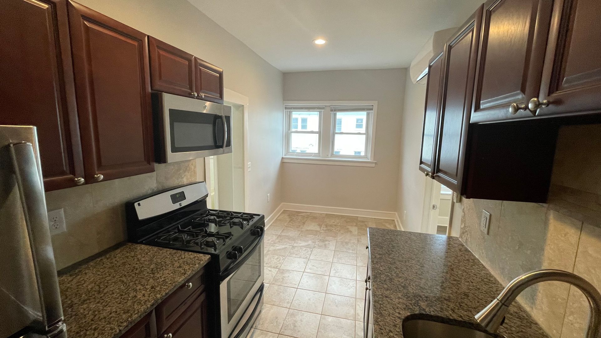 Collingswood Apartment: 1025 Collings Ave