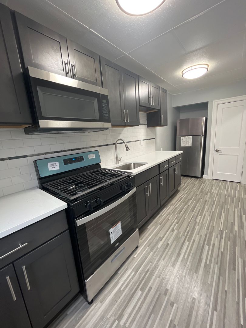 Collingswood Apartment: 196 White Horse Pike