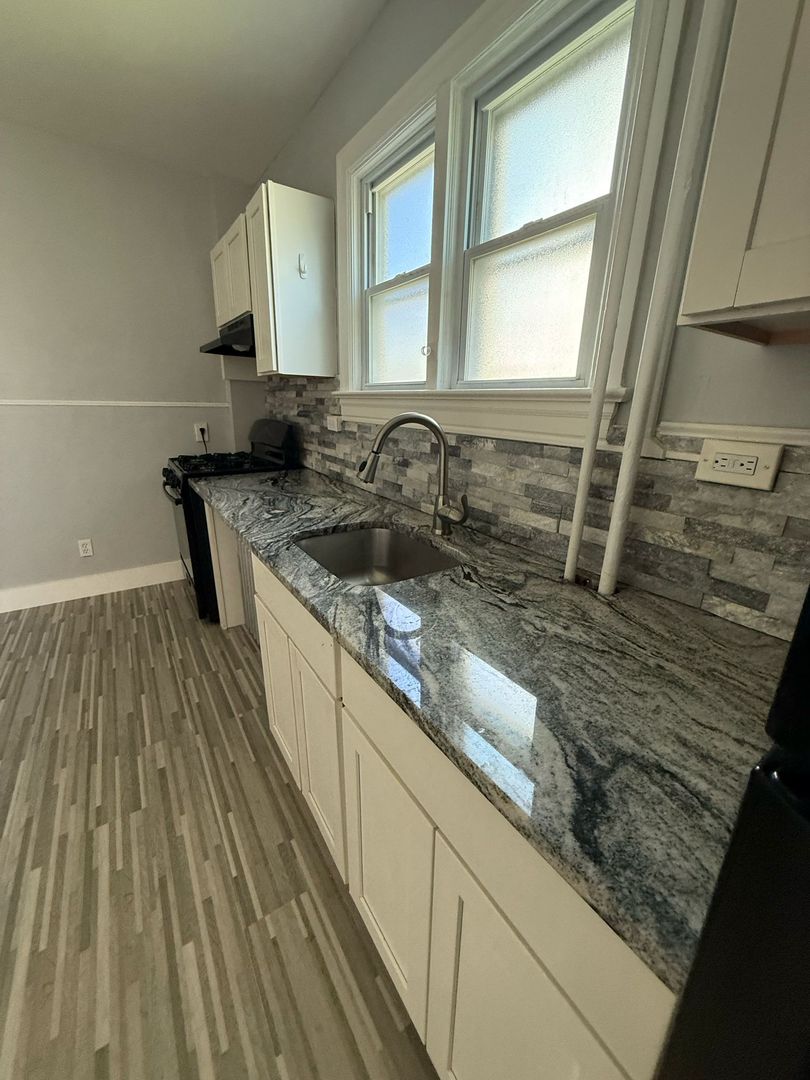 Collingswood Apartment: 196 White Horse Pike