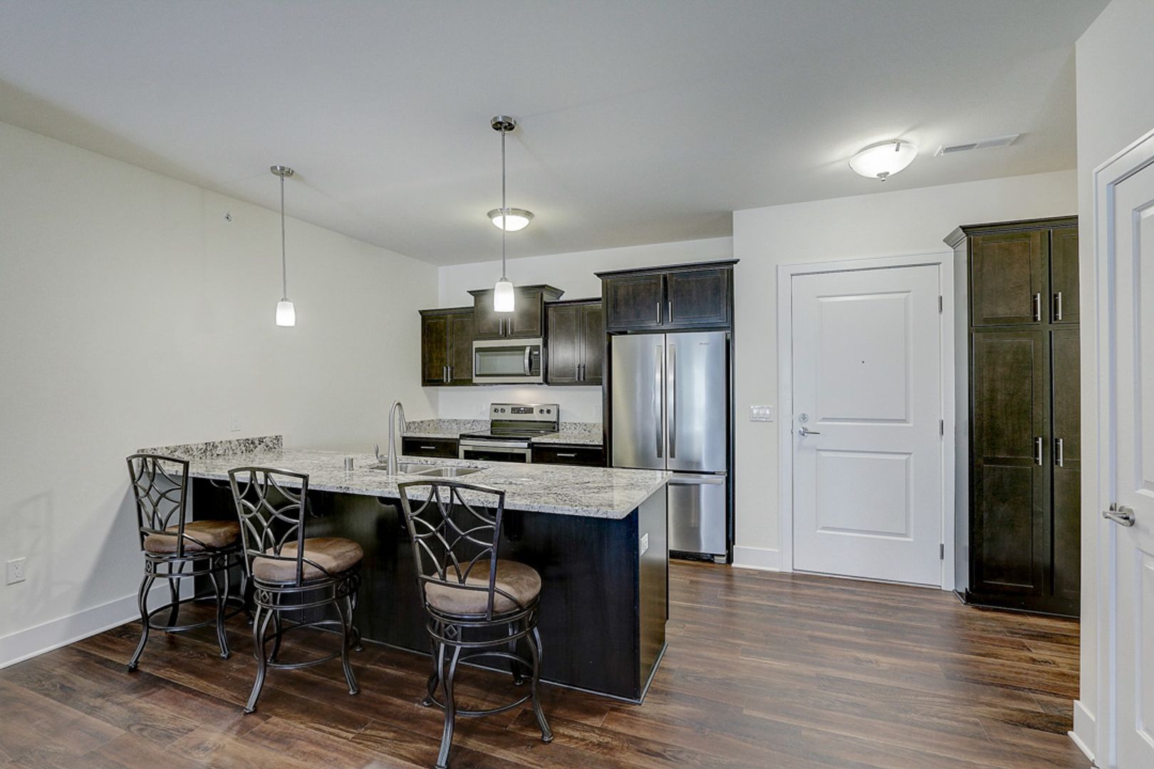 2 Bed/2.5 Bath Apartment 11 of 12