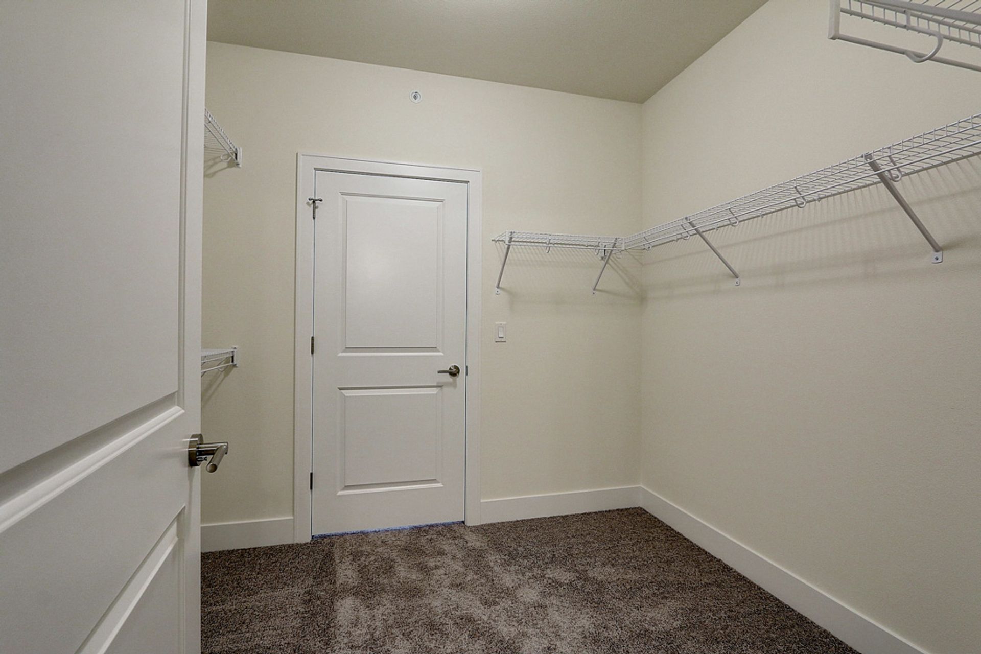 2 Bed/2.5 Bath Apartment 8 of 12